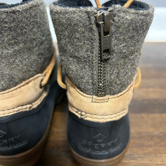 Sperry‎ women’s Brown and Black wool Duck Boots main image 9